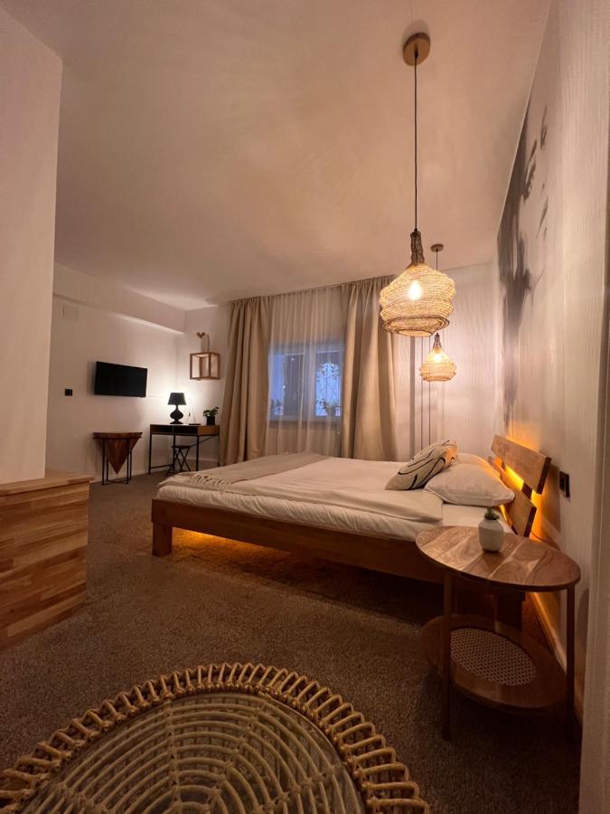 Shard Boutique Hotel-Adult Only Брашов Екстериор снимка