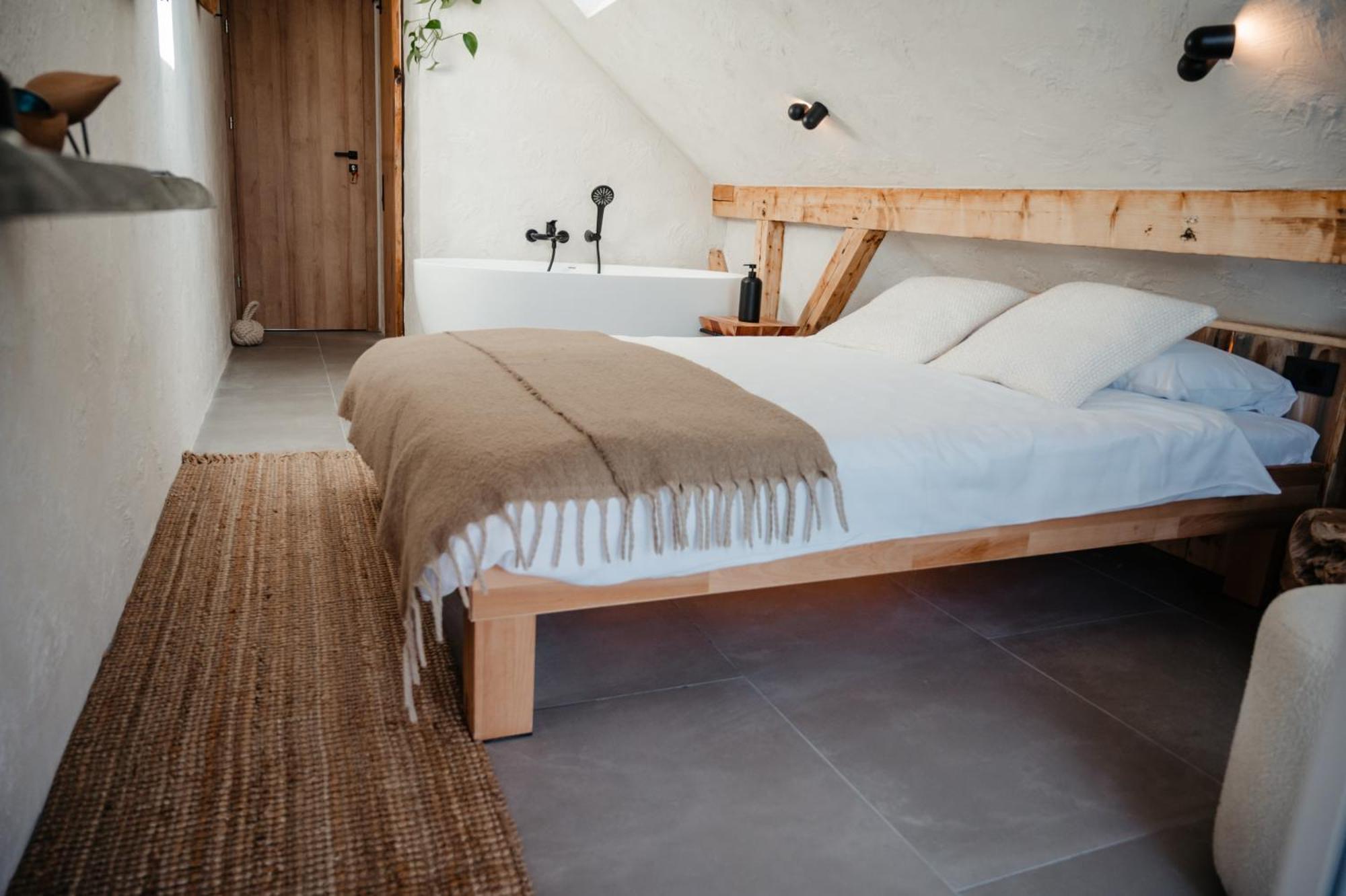 Shard Boutique Hotel-Adult Only Брашов Екстериор снимка