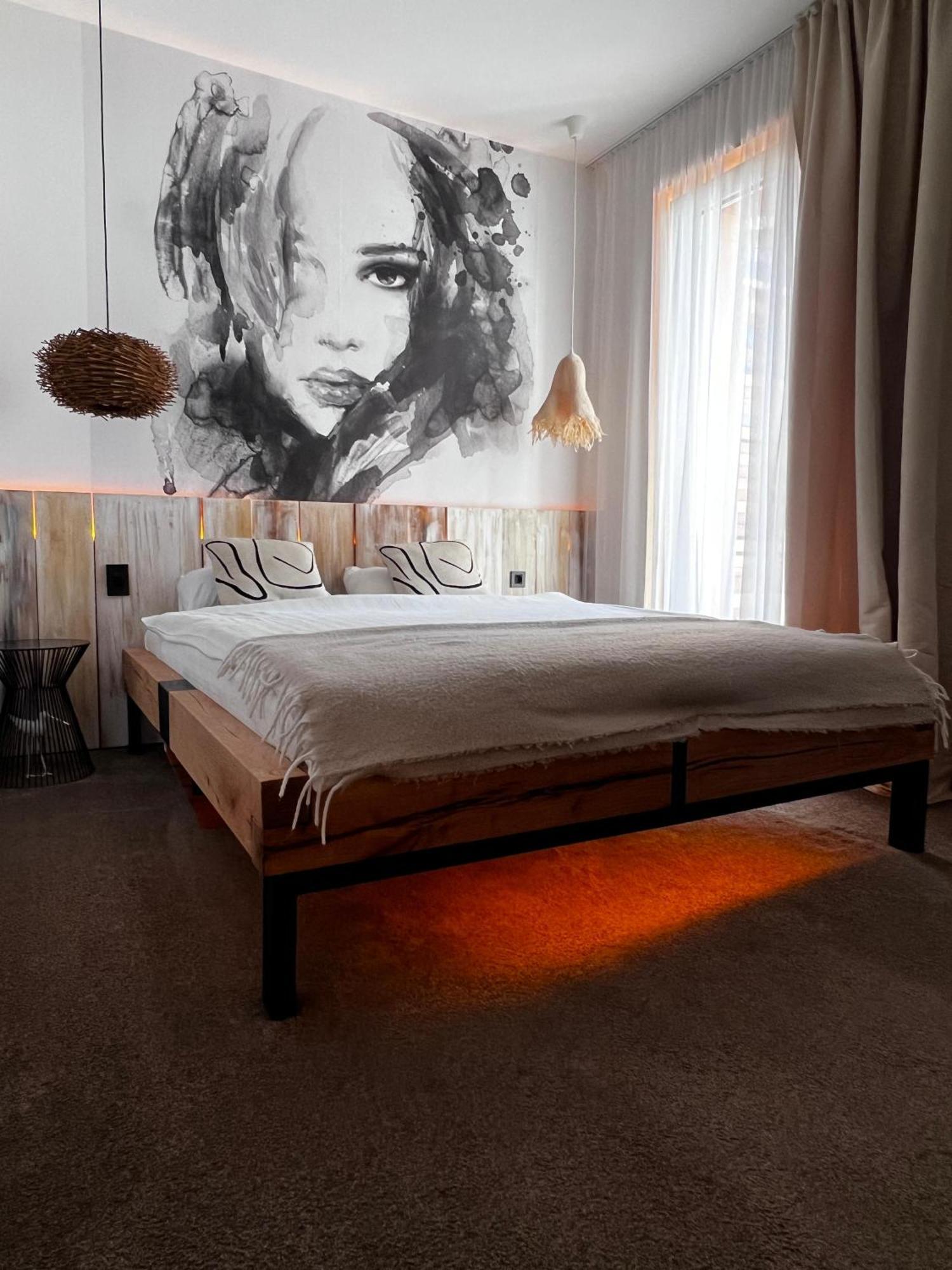 Shard Boutique Hotel-Adult Only Брашов Екстериор снимка