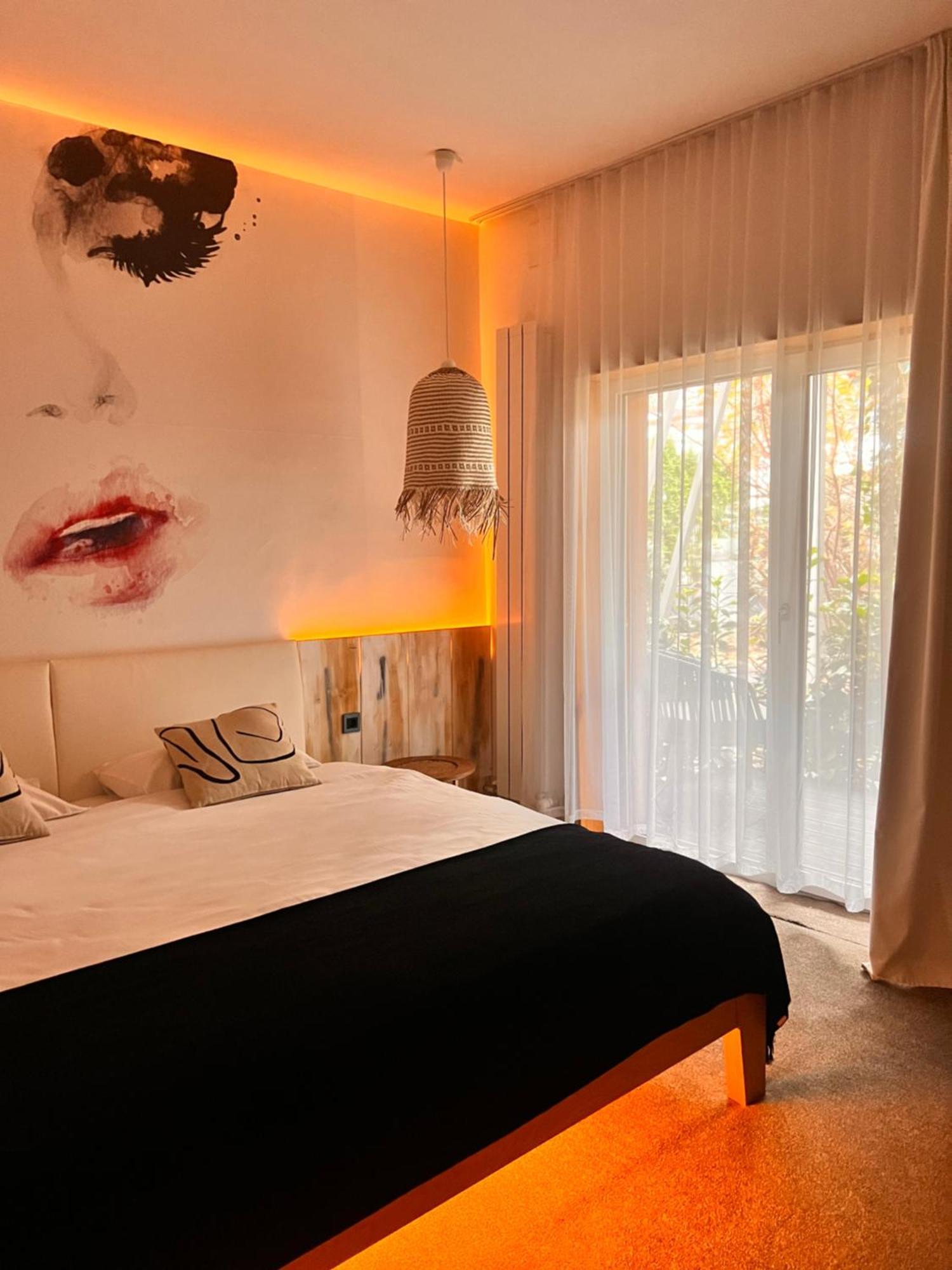 Shard Boutique Hotel-Adult Only Брашов Екстериор снимка